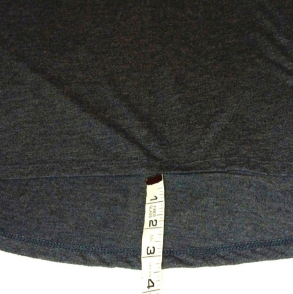 FRIENDS Gray Short Sleeve Classic Graphic T-shirt | EUC - Picture 7 of 13